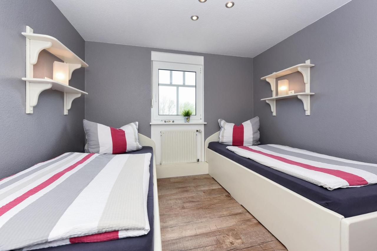 Ferienwohnungen Im Haus Friesische Weite Schillig Bagian luar foto