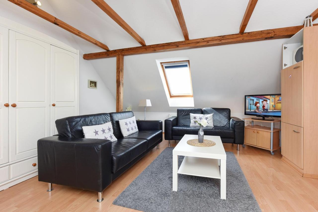 Ferienwohnungen Im Haus Friesische Weite Schillig Bagian luar foto
