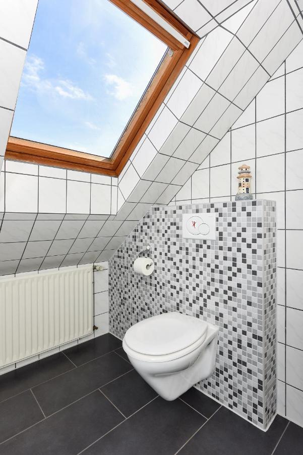 Ferienwohnungen Im Haus Friesische Weite Schillig Bagian luar foto
